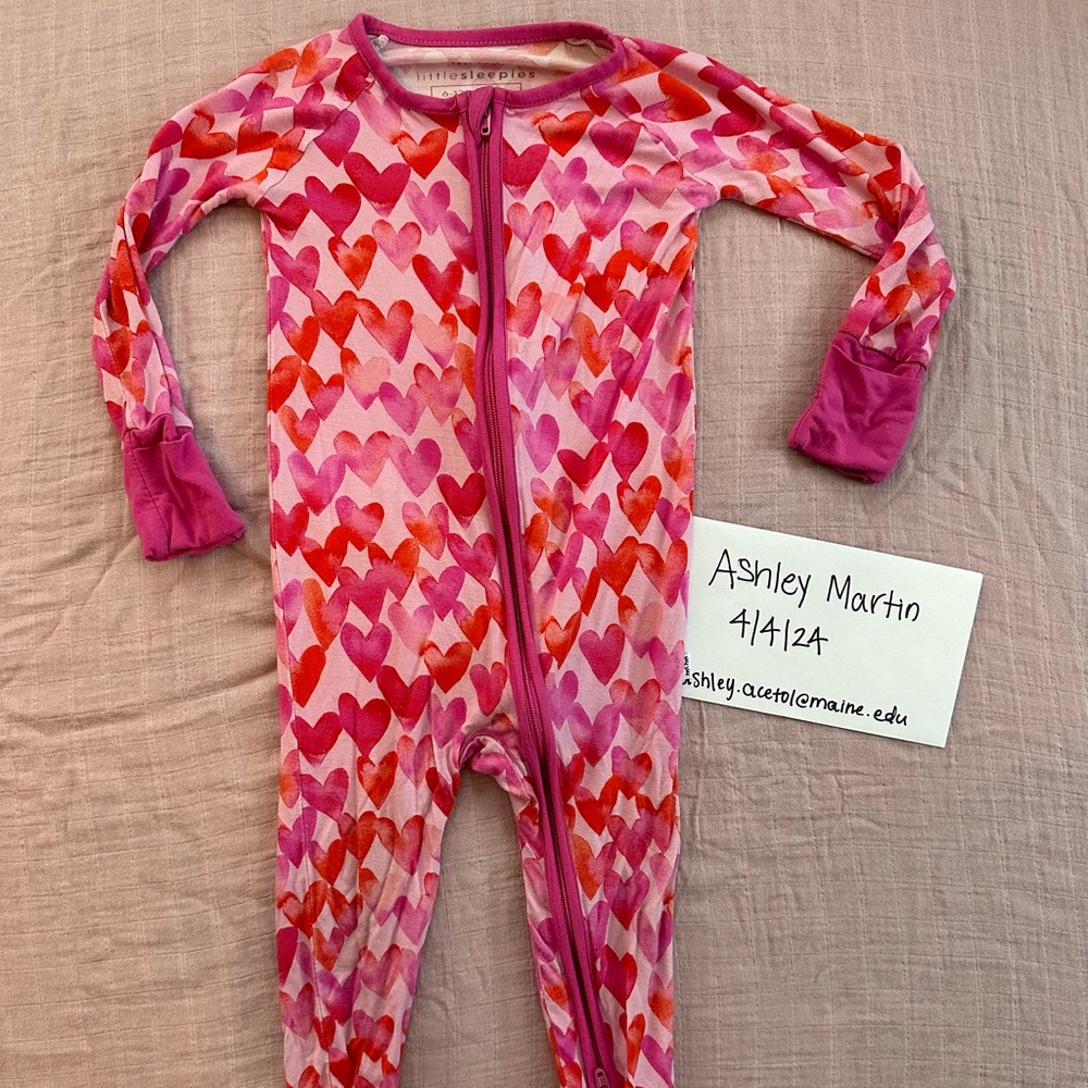 Little Sleepies pink hearts